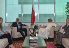 وزير بحريني يجتمع بالممثل الرئيسي لشركة Fives