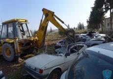 الشرطة تتلف 121 مركبة غير قانونية في طولكرم