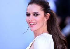  الممثلة التركية فهرية 