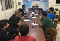 نشطاء يناقشون انشاء معرض لوحات فنية 