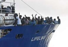 مهاجرين يختطفون سفينة إنقاذ