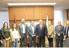 محافظ سلطة النقد عزام الشوا خلال استقباله المهندس فراس القصص والوفد المرافق له