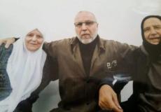 الأسير المحرر محمود جبارين  مع والديه  في سجن  النقب  