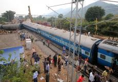 قتلى وجرحى في انحراف قطار بالهند