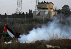 الاحتلال يستهدف الفلسطينيين بقنابل الغاز