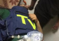 اصابة صحفي فلسطيني برصاص الاحتلال الاسرائيلي خلال تغطية فعاليات مسيرة العودة الكبرى