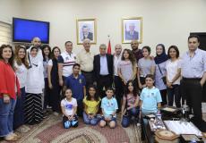  قلقيلية : المحافظ يلتقي وفدا من المغتربين الفلسطينيين ويطلعهم على واقع المحافظة