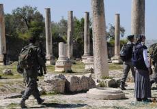 مستوطنون يقتحمون الموقع الاثري في نابلس