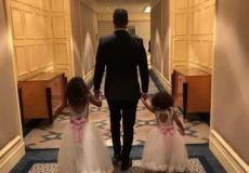 كريم فهمي برفقة بناته