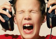 أضرار الموسيقى الصاخبة