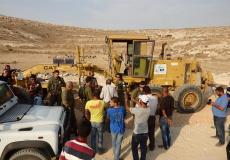 قوات الاحتلال تستولي على جرافة جنوب جنين