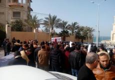 وقفة احتجاجية لموظفي غزة اثناء اجتماع اللجنة القانونية والادارية