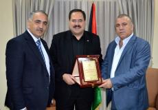 التربية تكرّم قطامي لدوره في حشد الدعم لقطاع التعليم