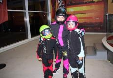 فريق القفز المظلي يجتمع عبر إنفلايت دبي لتقديم عرض جوي