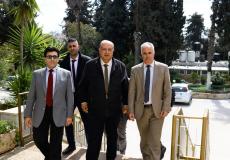 وزير التعليم محمود ابو مويس خلال زيارته للكلية الجامعية للعلوم التربوية