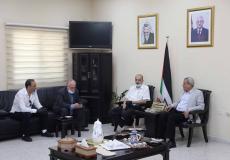 المحافظ يلتقي مدير عام الامتحانات ووفداً من الوزارة ويبحث معهما قضايا تتعلق بامتحان الثانوية العامة