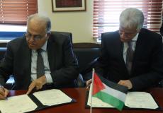 جانب من توقيع الاتفاقية بين التربية الوطنية للعلوم