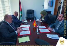 بشارة يوقع اتفاقية مع القنصل الاسباني لدعم الأسر الفقيرة