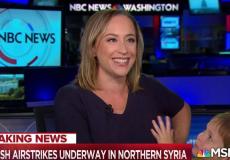 شاهد: طفل يقتحم استديو البث المباشر بشكل مثير