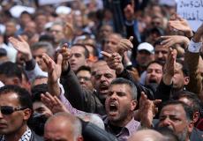 موظفون من غزة أحيلوا للتقاعد المبكر -ارشيف-