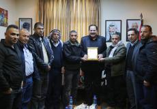 نادي مسافر يطا الرياضي يكرّم الوزير صيدم