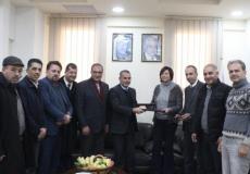 غرفة محافظة الخليل توقع اتفاقية لتصدير منتجات الأحذية والجلود إلى إيطاليا