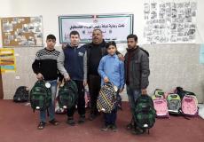 اللواء أبو وردة يشرف شخصيا على توزيع حقائب مدرسية وقرطاسية مقدمه من الحكومة