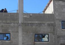 مصرع طفلة وإصابة شقيقتها جراء سقوط حماية شباك منزل عائلتهما في جباليا شمال غزة - توضيحية