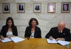جامعة بيت لحم توقع مذكرة تفاهم مع مؤسسة المساعدات الطبية للفلسطينيين