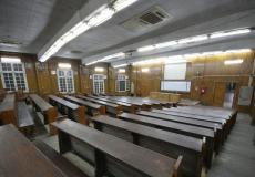 قاعة من قاعات الجامعات الفارغة - أرشيفية 