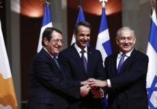 نتنياهو وميتسوتاكيس واناستاسيادس بعد توقيع اتفاقية "إيست ميد" مطلع العام الحالي