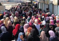 عشرات الآلاف يتوافدون للصلاة بالمسجد الأقصى