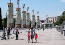 شاهد روبوتات على شكل كلاب تطالب الناس بالتباعد في شوارع كندا