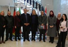 وفدا من إنقاذ الطفل