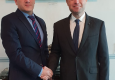 حنانيا يسلم رئيس الوزراء المالطي دعوة من الرئيس للمشاركة في احتفالات أعياد الميلاد