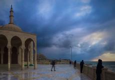 طقس فلسطين - مسجد في غزة على شاطئ البحر