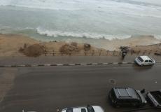 تآكل جرف الشاطئ في شارع البحر غرب غزة