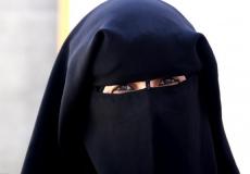 غرامة مالية على ارتداء النقاب في الأماكن العامة