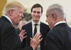 بنيامين نتنياهو رئيس الوزراء الإسرائيلي مع الرئيس الأمريكي دونالد ترامب وصهره