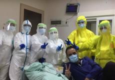 الفلسطيني محمد أبو نموس خلال رحلة علاجه من مرض كورونا في الصين