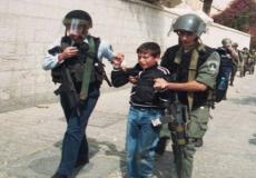 جنود الاحتلال تعتقل طفلا فلسطينيا في الضفة