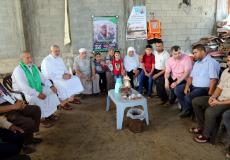 هنية يزور عائلات شهداء مسيرة العودة غرب غزة