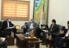 من لقاء أبو نعيم والصليب الاحمر