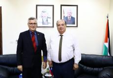 أبو مويس يبحث مع سفير سلوفينيا تعزيز التعاون في قطاعي التعليم العالي والبحث العلمي