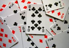 لعبة الورق "الشدة"