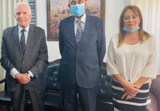 عزام الأحمد مع القنصلين البلجيكي و الإسباني