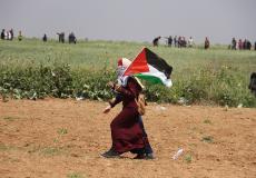طفلة فلسطينية مشاركة في مسيرة العودة على حدود غزة