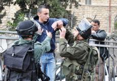 جنود الاحتلال يعتدون على شاب في القدس - أرشيفية
