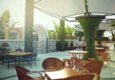 مطعم خال من الزبائن