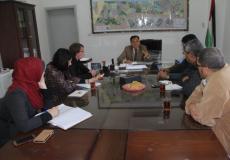 الزراعة تناقش مع "الصليب" الأحمر تنفيذ عدة مشاريع زراعية بغزة